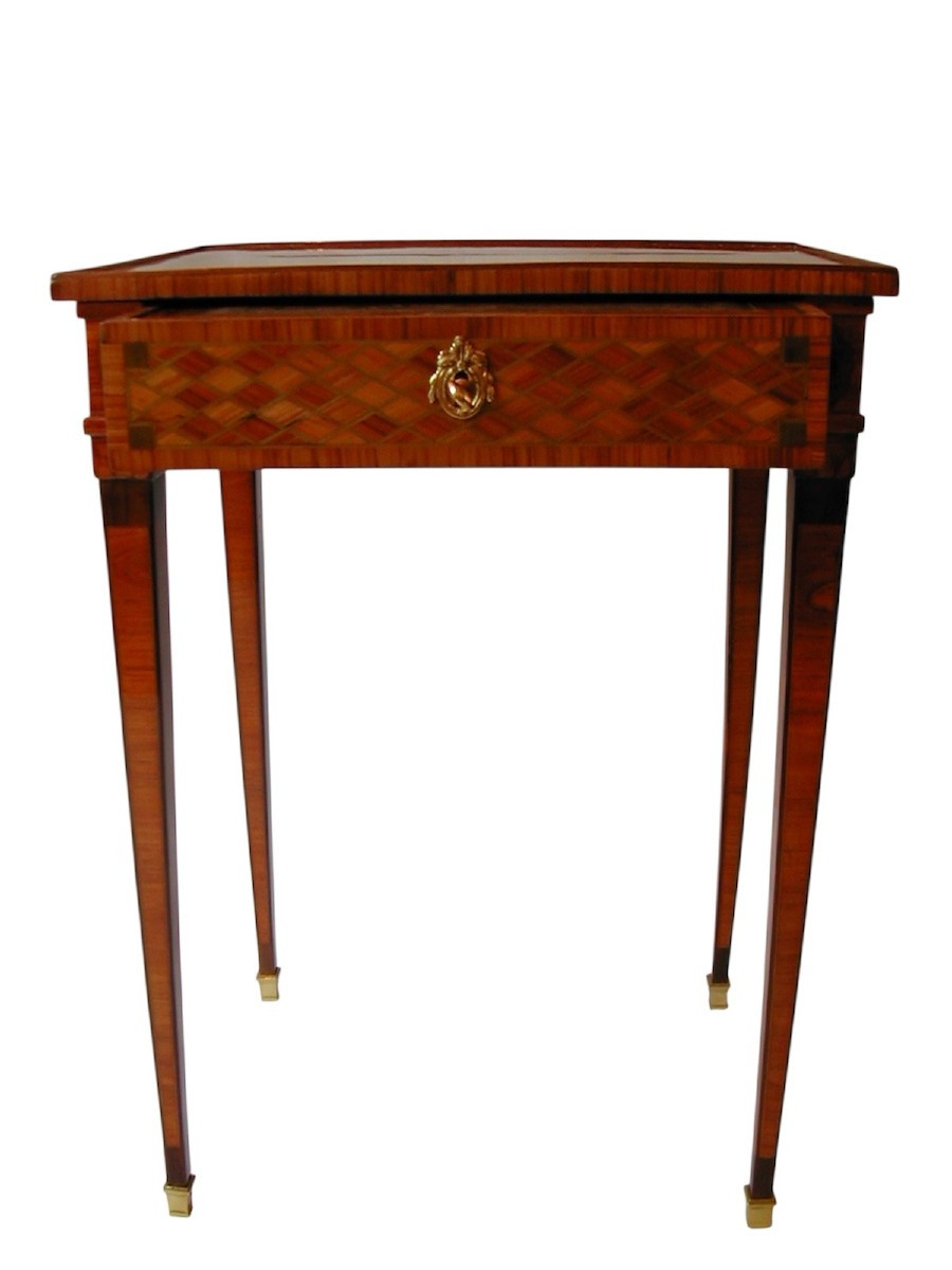 Petite Table De Salon En Marqueterie
