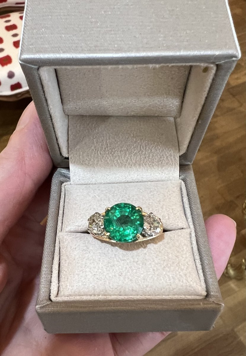 Certified 4.35 Carats Ethiopian Emerald Diamonds 18 Carats Yellow Gold Platinum Ring-photo-4