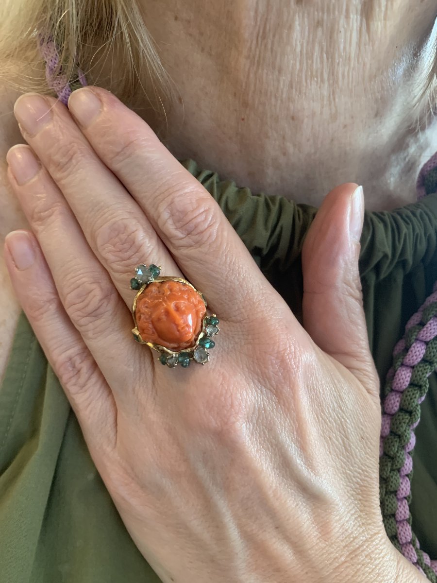 Bague Camée Corail Emeraudes Diamants Or Jaune 18 Carats-photo-4