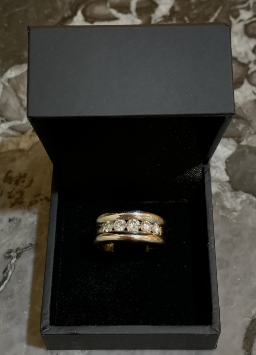 5 Diamonds 18 Carats White Gold Band Ring-photo-4