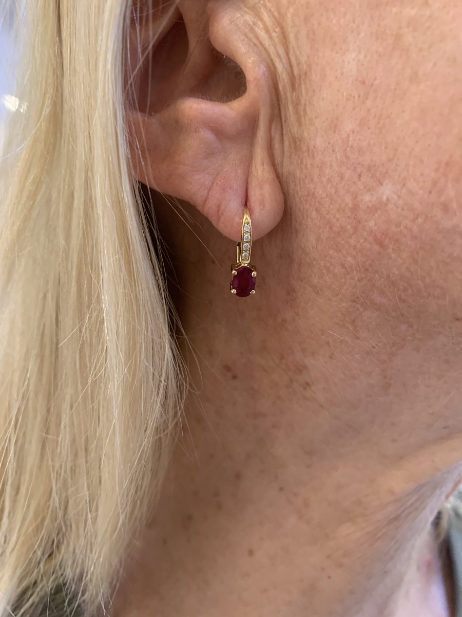 Boucles d'Oreilles Dormeuses Rubis Diamants Or Jaune 18 Carats-photo-3