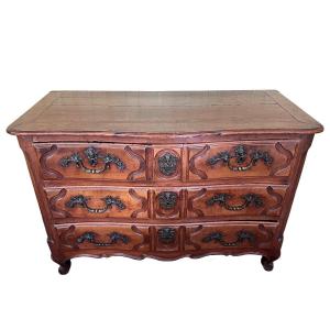18th-century Walnut Chest Of Drawers
