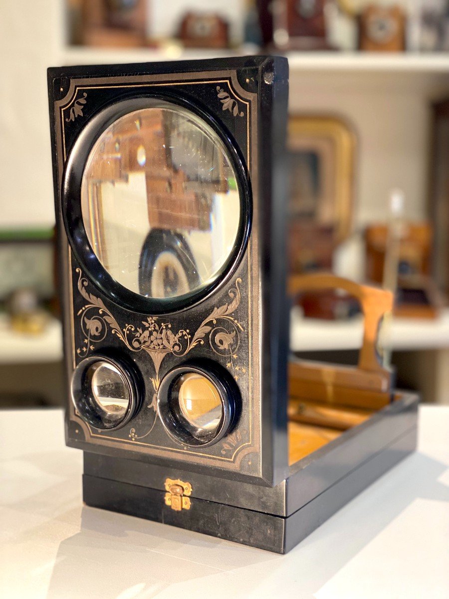 Mono And Stereo Graphoscope In Blackened Wood Decorated With Scrolls And Foliage-photo-4