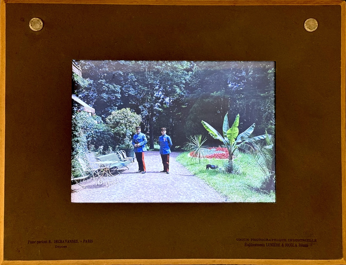 Autochrome LUMIERE & FILS, "Militaires au jardin" circa 1915 photographie sur verre Vintage-photo-3