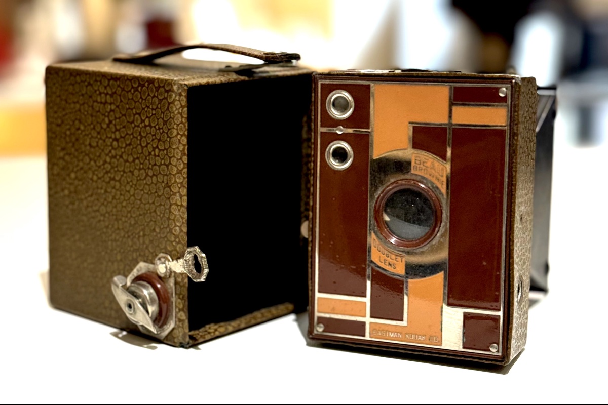Beautiful Brownie Art Deco Eastman Kodak Vintage Camera -photo-1