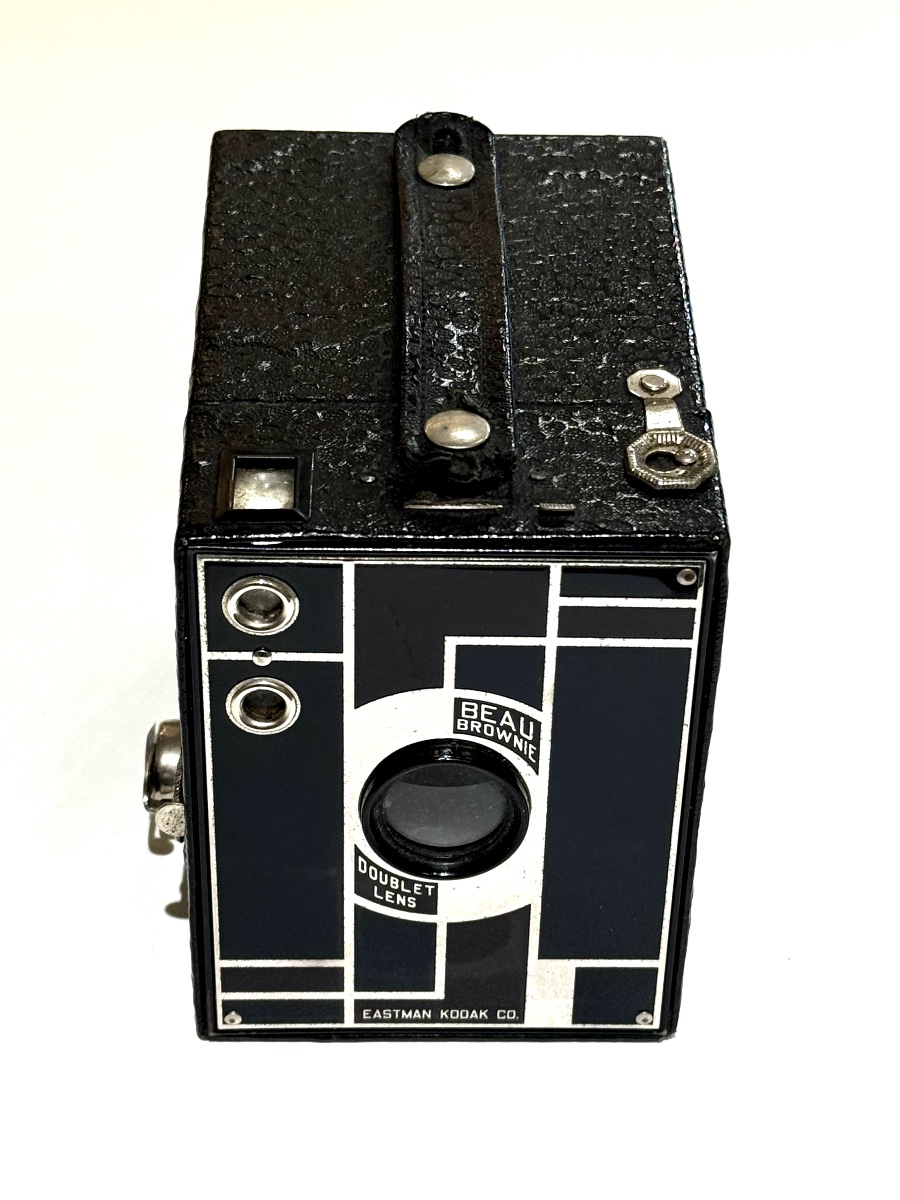 Beau Brownie Art Déco Eastman Kodak  Bordeaux et Noir Appareil photographique Vintage c. 1930-photo-2
