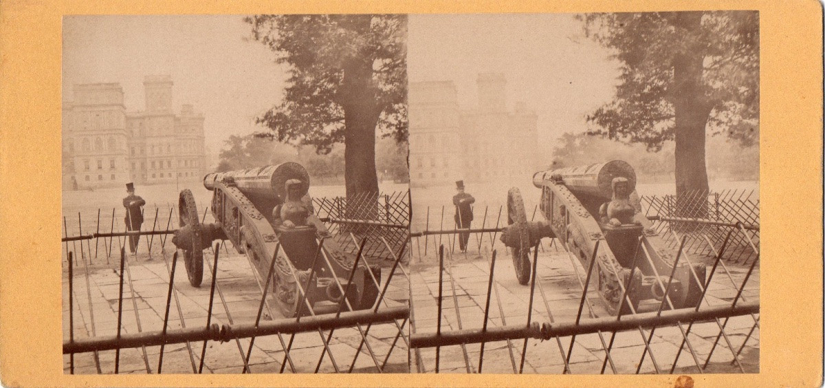 Carte stéréo  "Canon Turc exposé à Horse Guards Parade, London"  circa 1860 photographie-photo-2