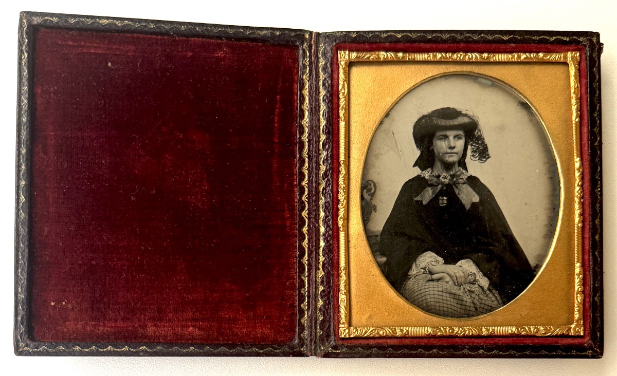 Ambrotype, Portrait de femme au chapeau, circa 1860 photographie d'èpoque-photo-3