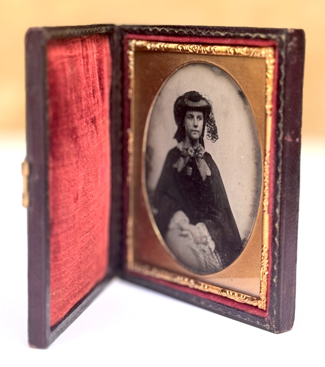 Ambrotype, Portrait de femme au chapeau, circa 1860 photographie d'èpoque-photo-4