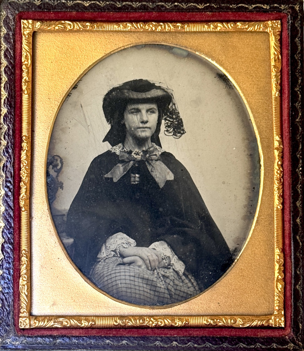 Ambrotype, Portrait de femme au chapeau, circa 1860 photographie d'èpoque