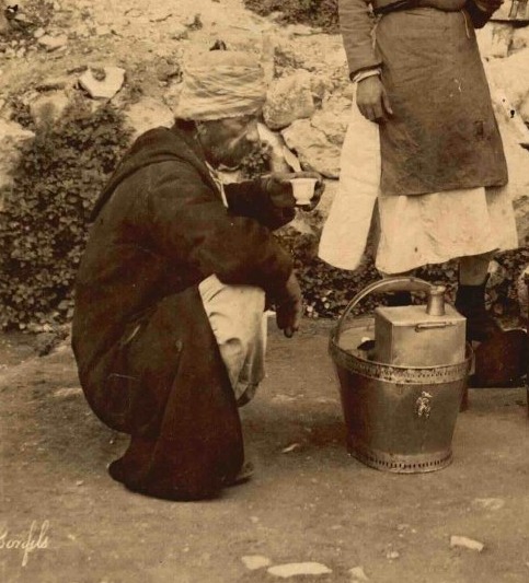 Felix BONFILS(1831-1885)  Cafetier ambulant dans les rues de Jerusalem c.1870 Tirage albuminé-photo-2