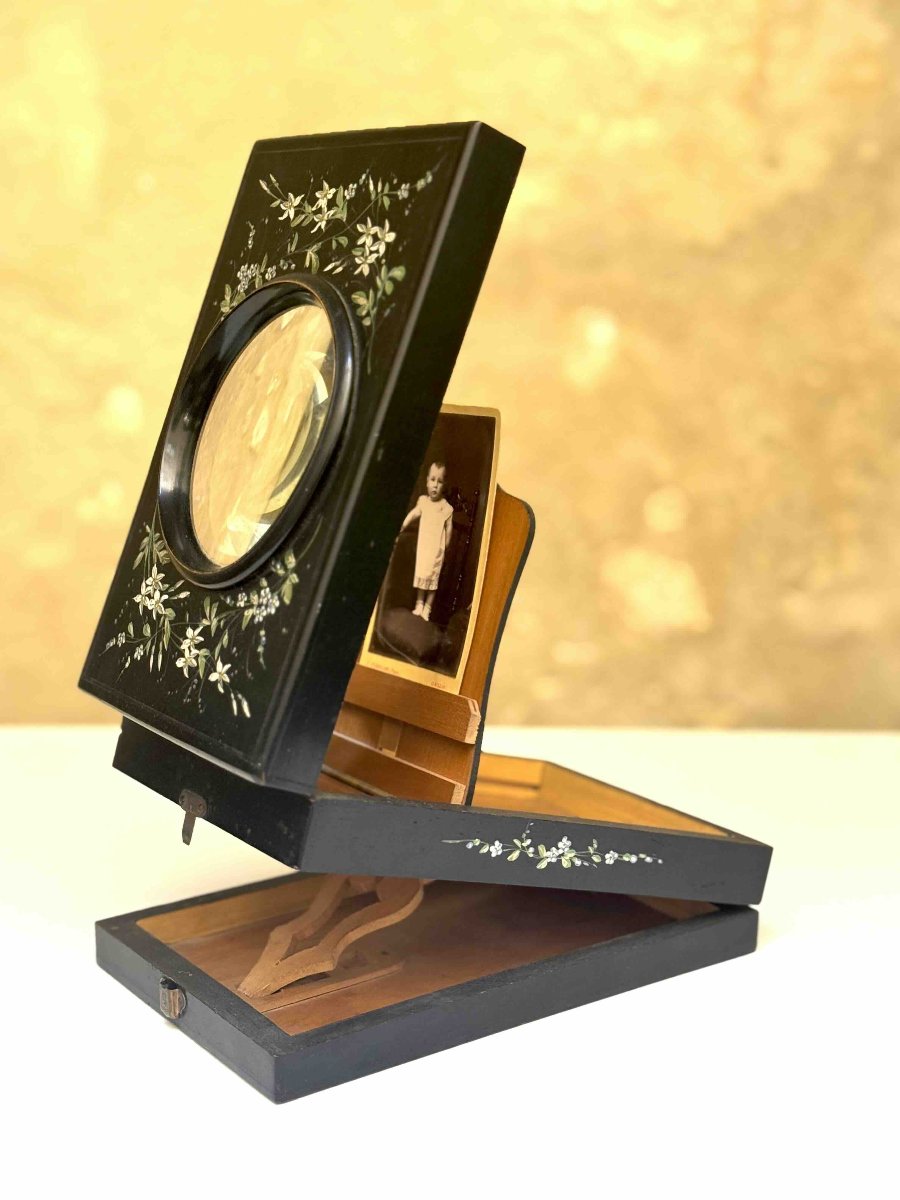 Graphoscope mono en bois noirci à décor de rinceaux et feuillages-photo-1