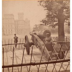Carte stéréo  "Canon Turc exposé à Horse Guards Parade, London"  circa 1860 photographie