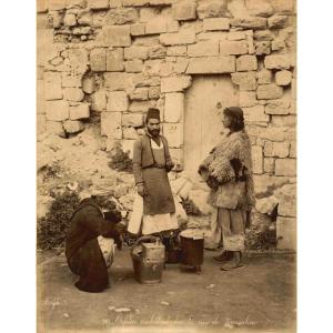Felix BONFILS(1831-1885)  Cafetier ambulant dans les rues de Jerusalem c.1870 Tirage albuminé