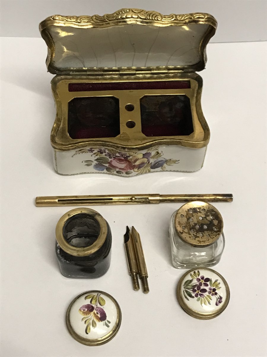 Coffret d'écriture Anglais en email sur cuivre époque 18éme représentant une scène portuaire-photo-2