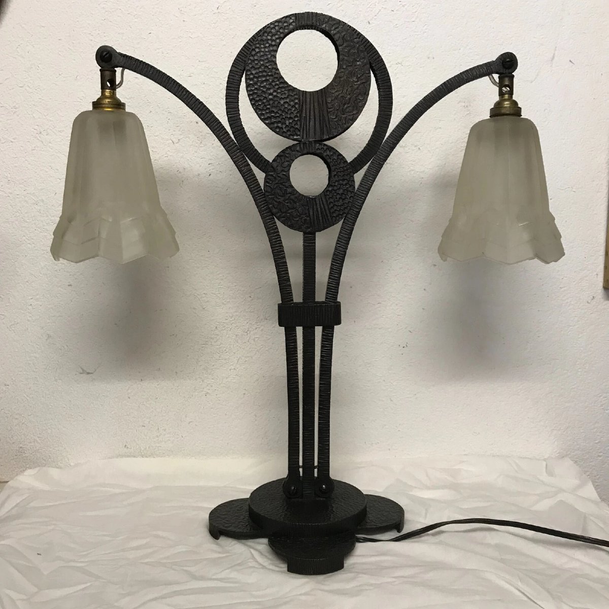 Lampe Art déco 2 feux  articulée monture Fer Forgé & tulipe verre pressé Degué 1930