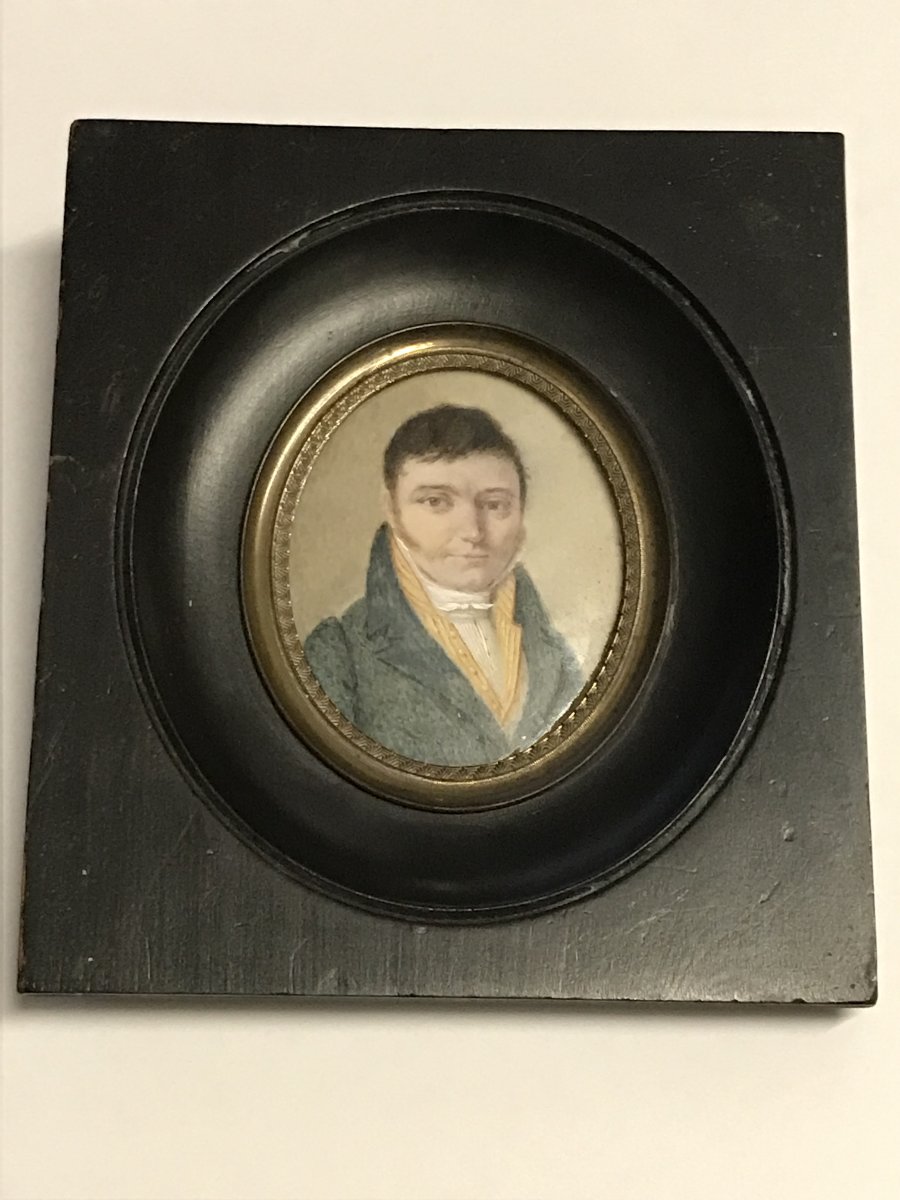 Portrait miniature d'un élégant Début 19 ème encadré et sous verre bombé 