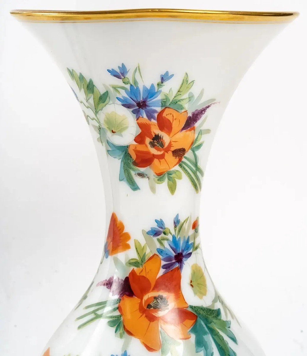 Paire De Vases En Opaline De Baccarat, Décor De Fleurs Colorée-photo-4