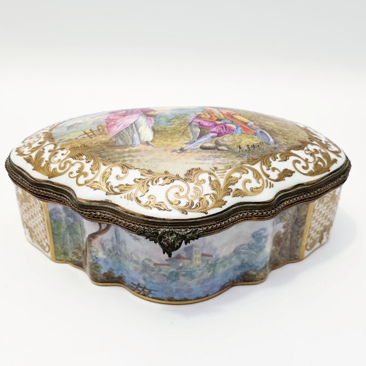 White Porcelain Box, XIXth Century, Signed-photo-2