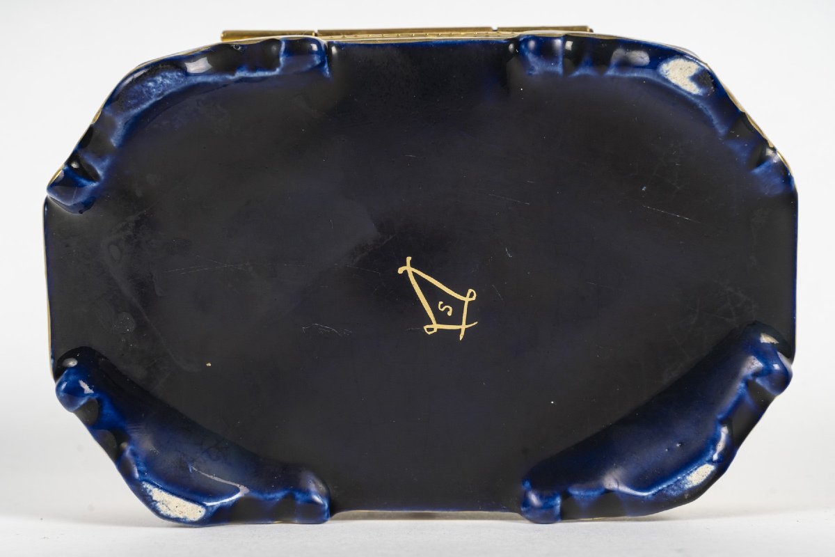 Boîte ovale en porcelaine peinte à la main – Style Louis XV – Époque fin XIXᵉ siècle-photo-1