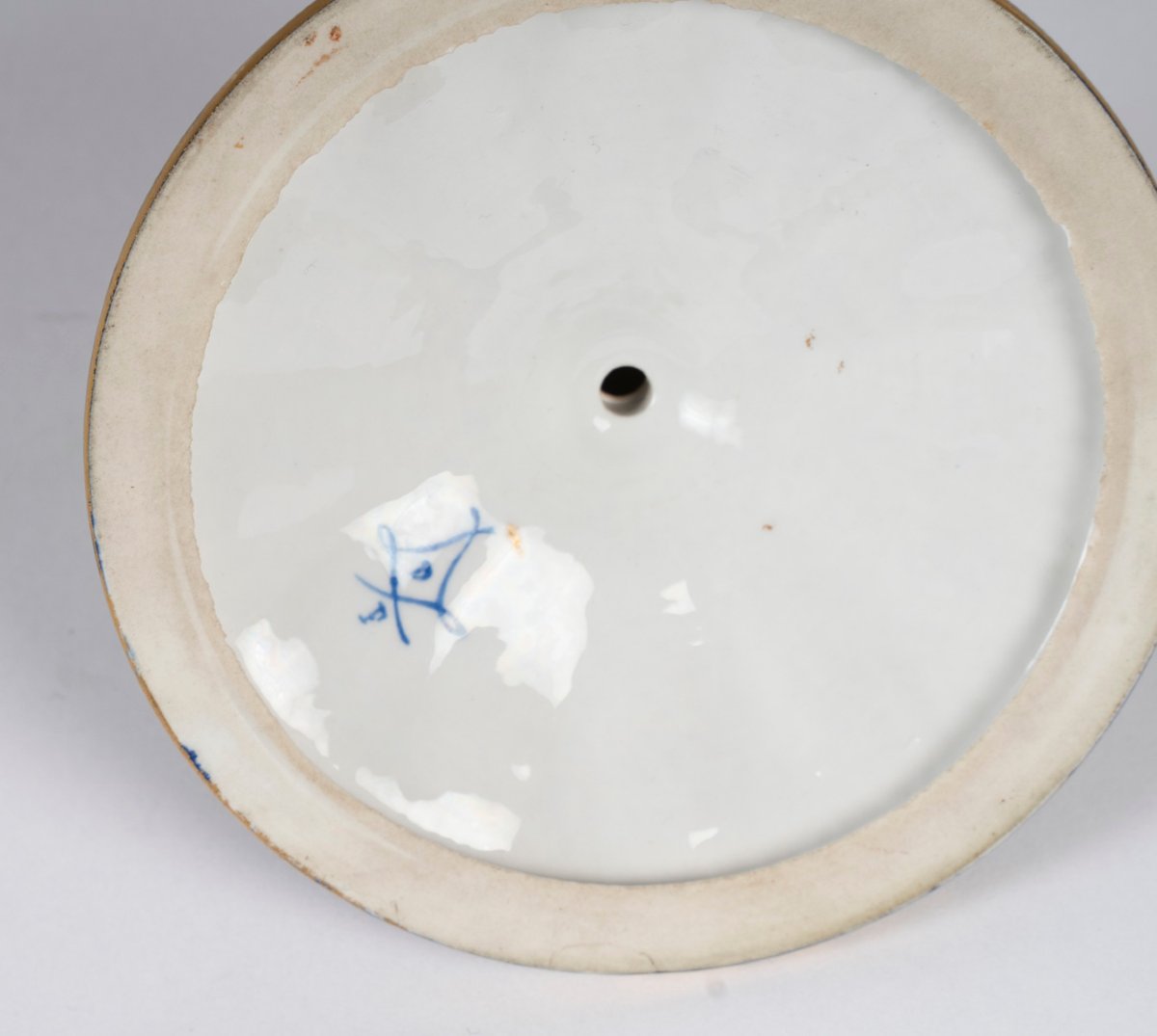 Paire de grands vases torsadés en porcelaine peinte et dorée, XIXᵉ siècle-photo-1