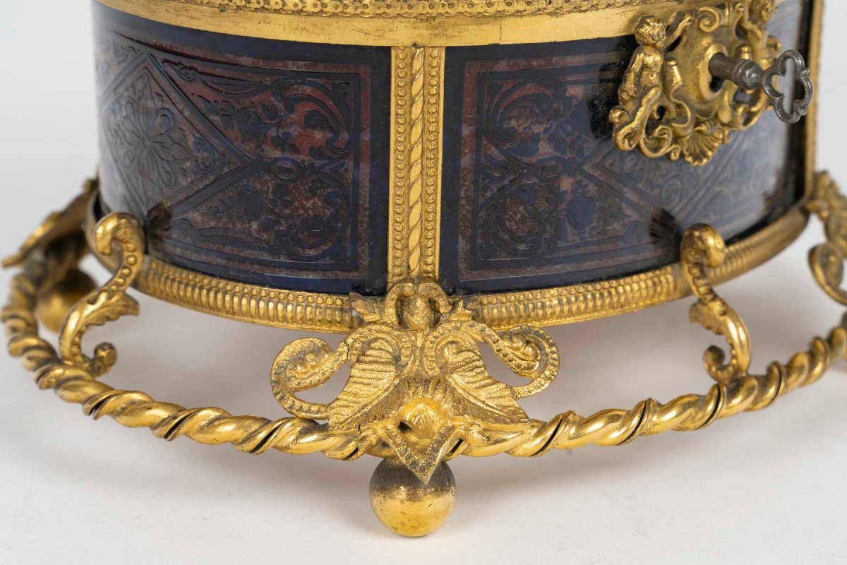 Coffret en cristal bleu gravé et bronze doré, XIXᵉ siècle-photo-3