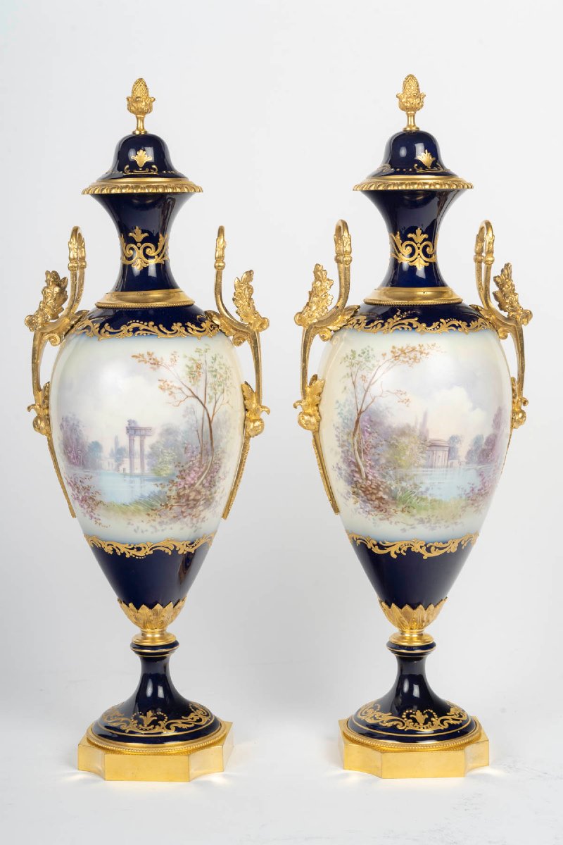 Paire de vases en porcelaine dans le goût de Sèvres – XIXᵉ siècle-photo-4