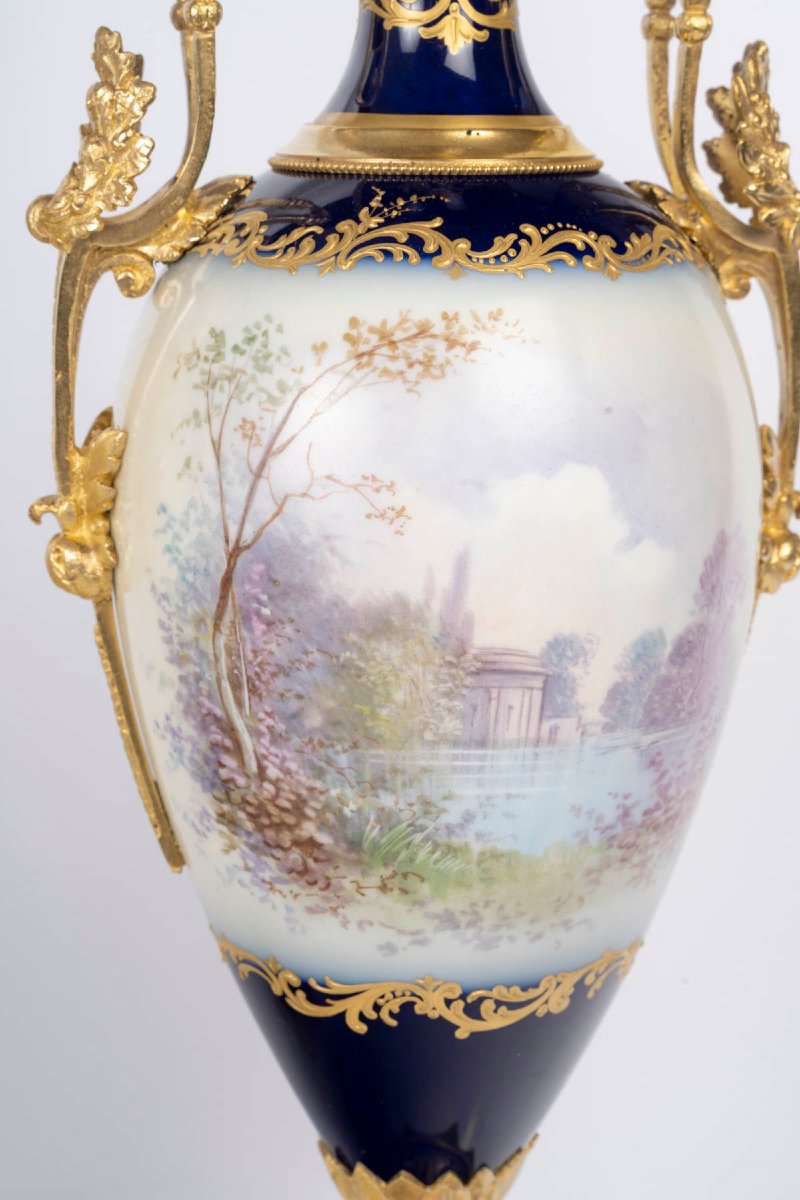 Paire de vases en porcelaine dans le goût de Sèvres – XIXᵉ siècle-photo-6