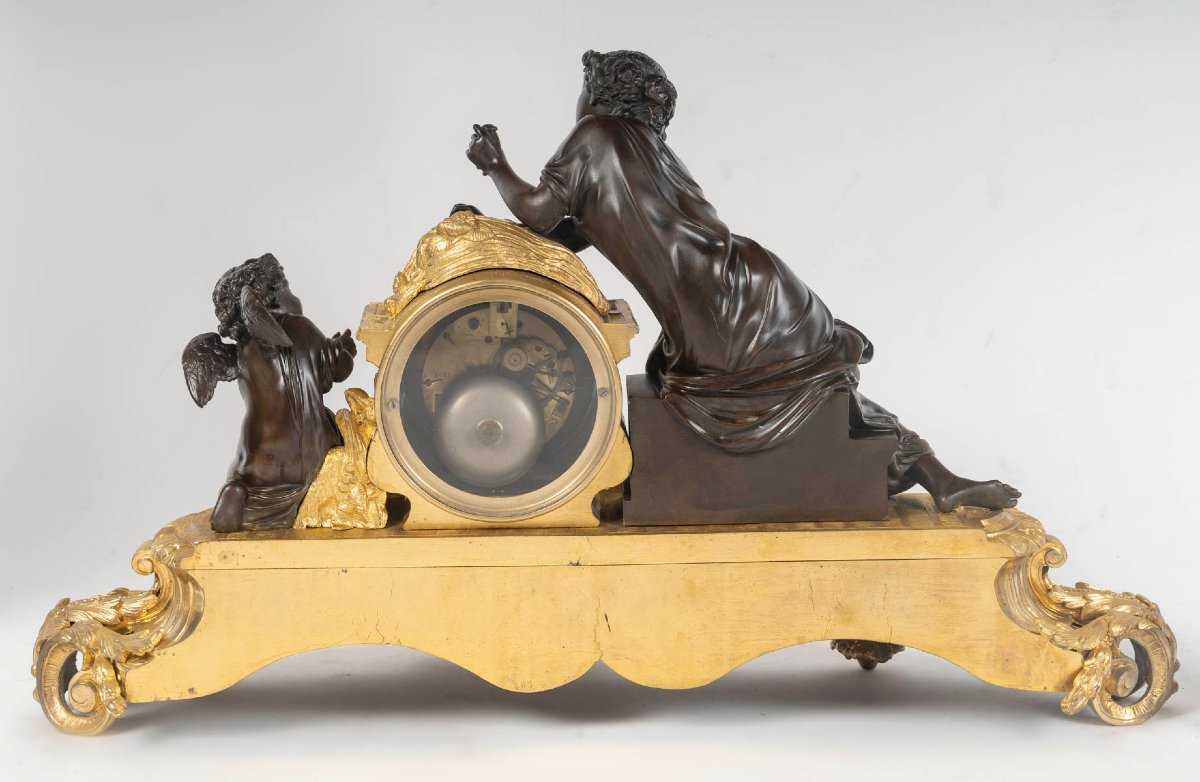 Garniture de cheminée en bronze patiné et doré, pendule et candélabres, XIXᵉ siècle-photo-2