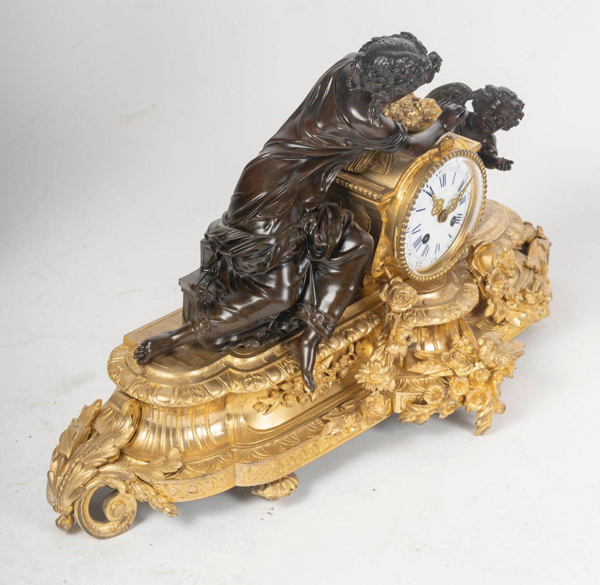 Garniture de cheminée en bronze patiné et doré, pendule et candélabres, XIXᵉ siècle-photo-4