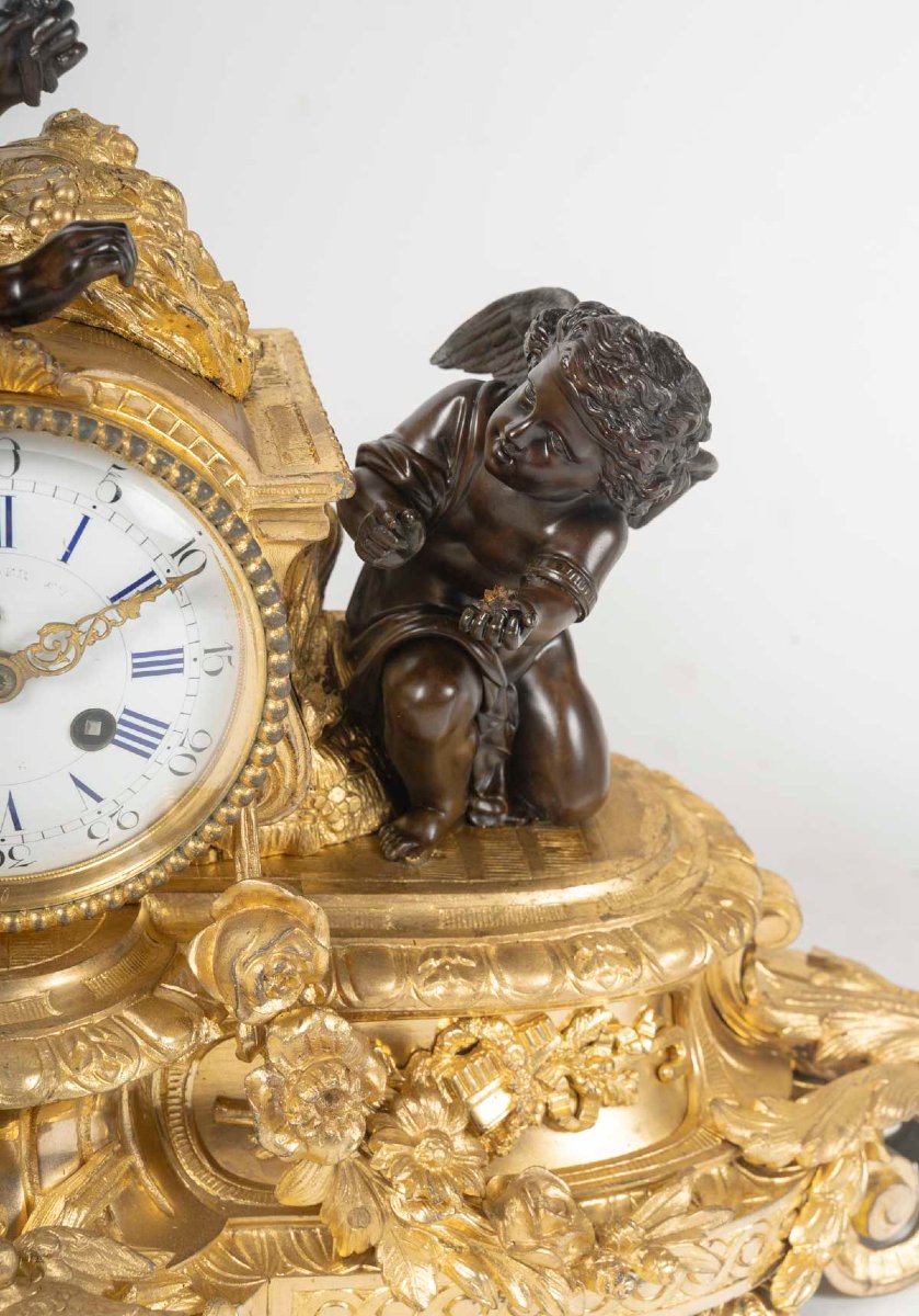 Garniture de cheminée en bronze patiné et doré, pendule et candélabres, XIXᵉ siècle-photo-5