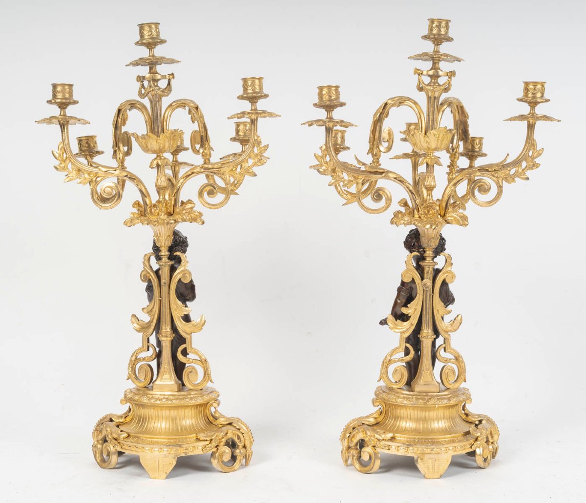 Garniture de cheminée en bronze patiné et doré, pendule et candélabres, XIXᵉ siècle-photo-8