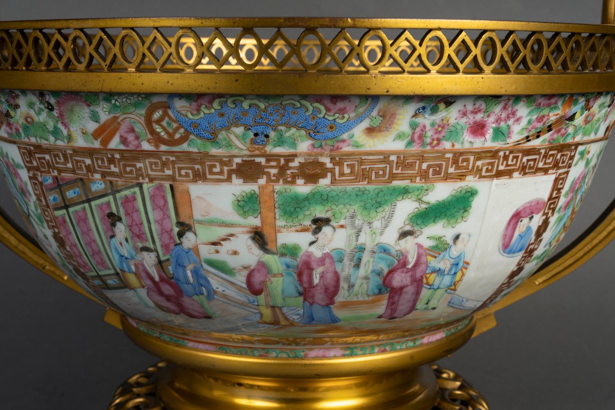 A Set Of Three Canton Porcelain Bowls With Gilt Bronze Mounts – China, 19th Century-photo-2