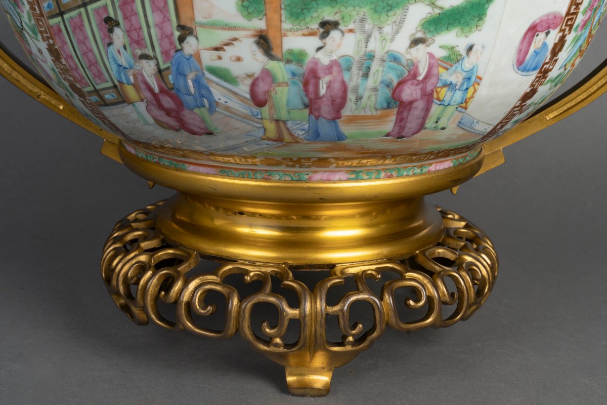 A Set Of Three Canton Porcelain Bowls With Gilt Bronze Mounts – China, 19th Century-photo-3