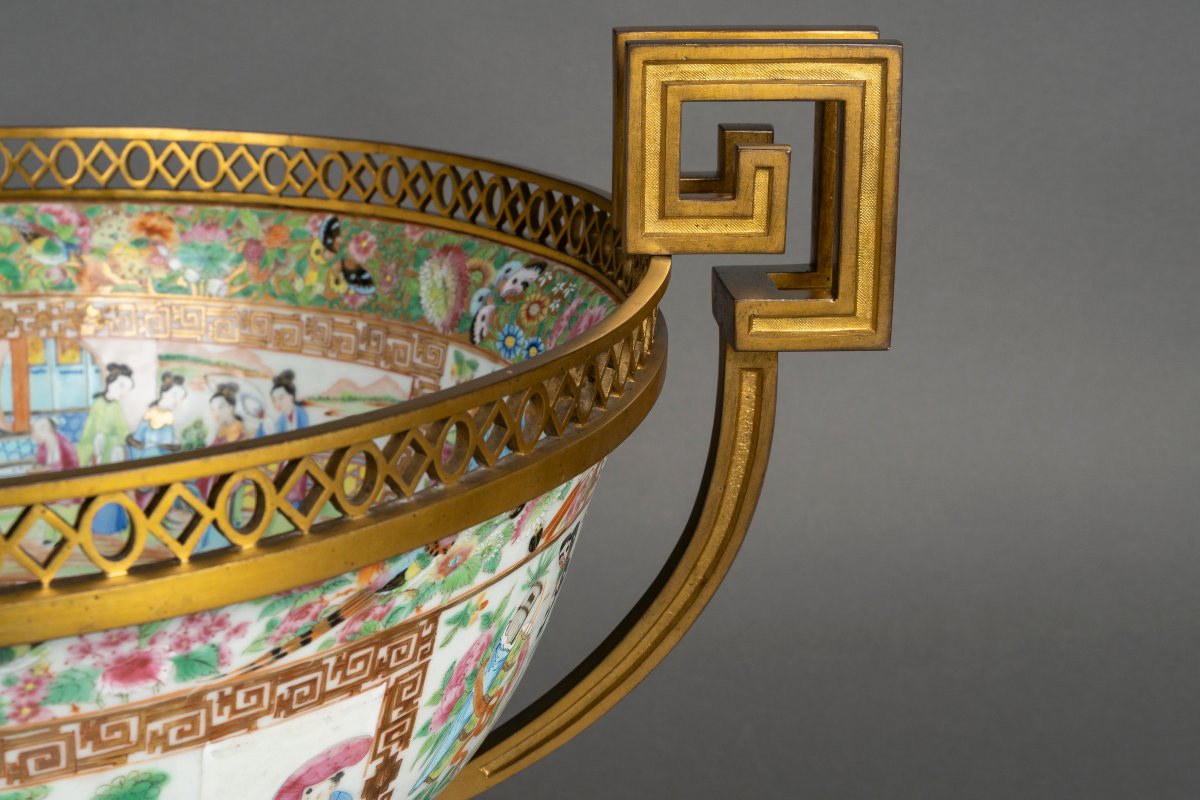 A Set Of Three Canton Porcelain Bowls With Gilt Bronze Mounts – China, 19th Century-photo-4