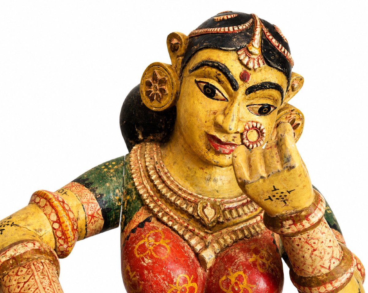 Statue en bois d'inspiration traditionnelle de l'ouest de l'Inde, fin du XIXe siècle.-photo-4