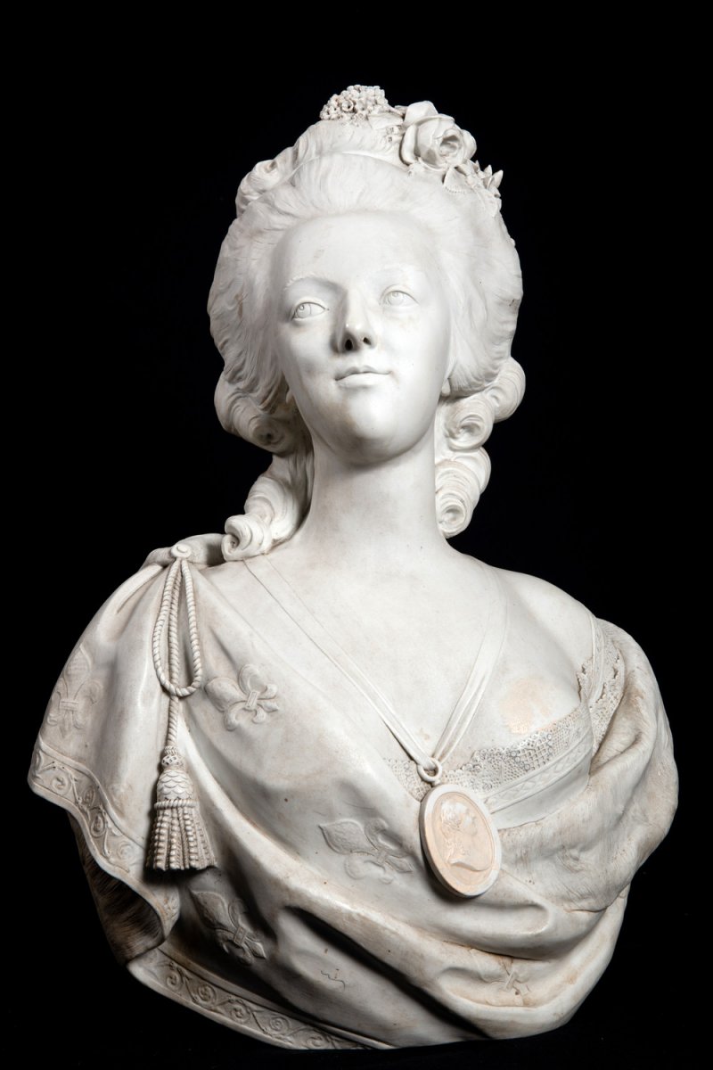 Antique Bust Of Marie Antoinette In Biscuit Porcelain From The 19th Century-photo-2