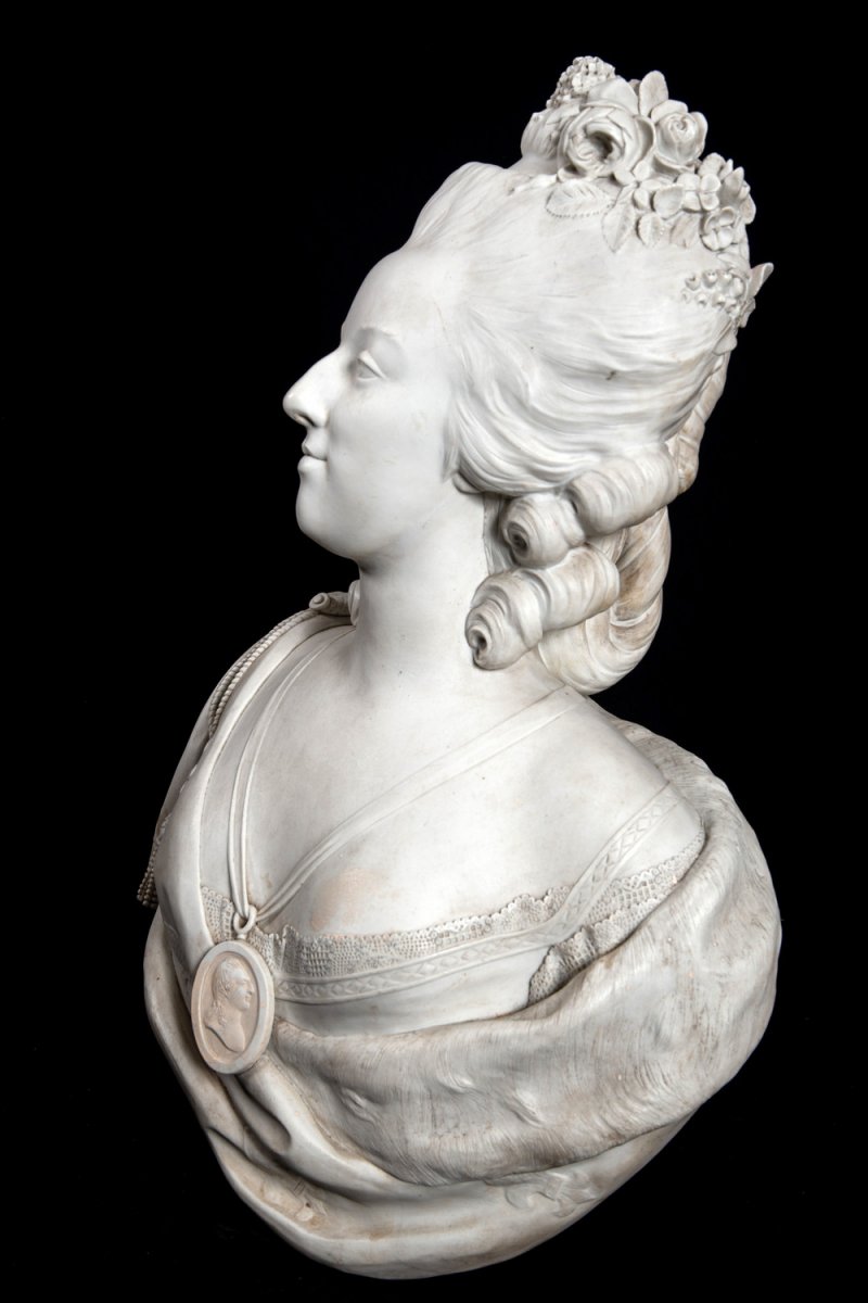 Antique Bust Of Marie Antoinette In Biscuit Porcelain From The 19th Century-photo-3