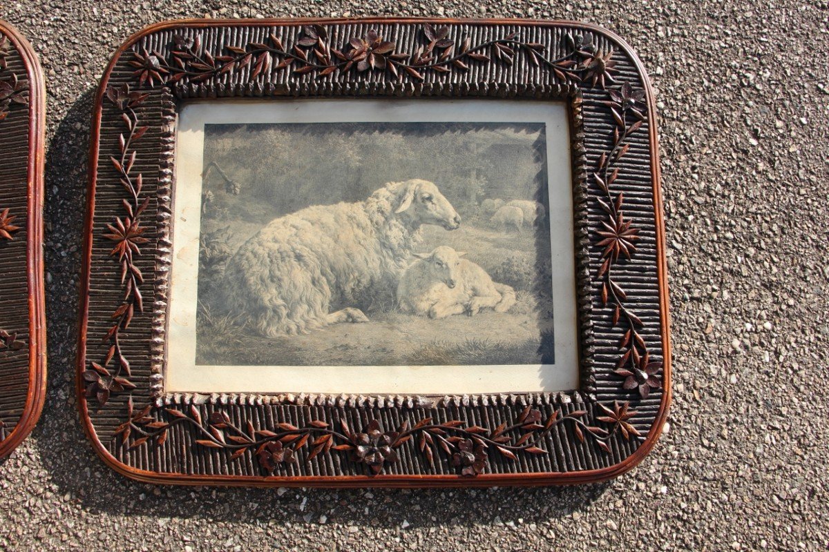 Pair Of Black Forest Frames With 19th Century Engravings -photo-2