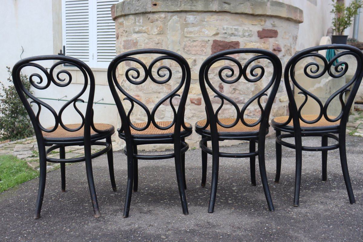 série de huit chaises Thonet modèle n°4 dites "café Daum" 1880-photo-3