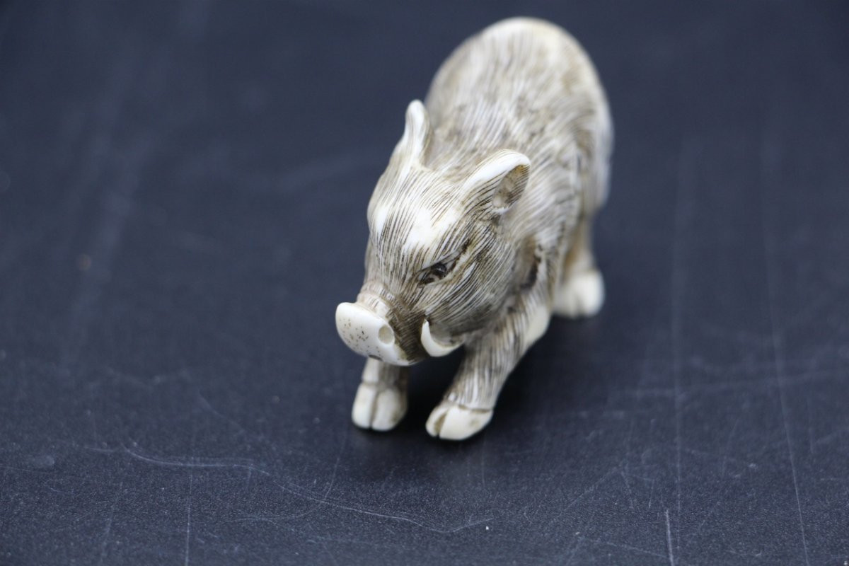 Netsuke en ivoire sculpté, Japon, signé Tomonobu, époque Meiji (1868–1912)-photo-2