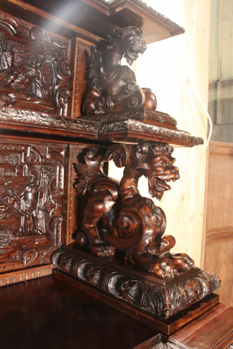 Important buffet dressoir de château en noyer de style Renaissance XIXème-photo-2