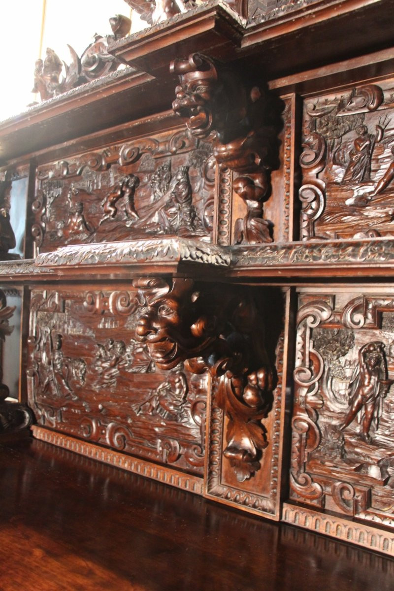 Important buffet dressoir de château en noyer de style Renaissance XIXème-photo-3