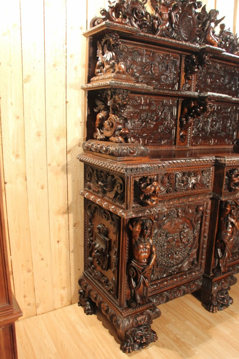 Important buffet dressoir de château en noyer de style Renaissance XIXème-photo-7