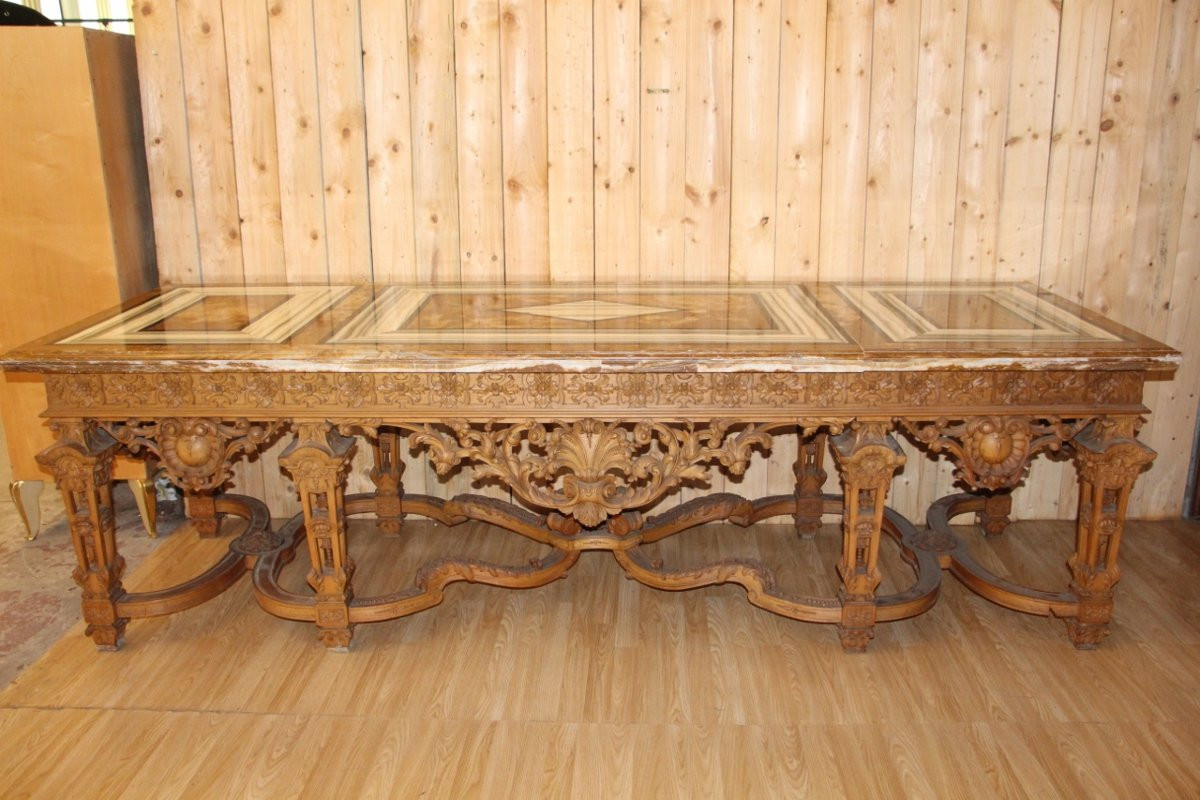 Huge Console Or Table In The Middle Of A Château After A Model From The Château De Versailles-photo-2
