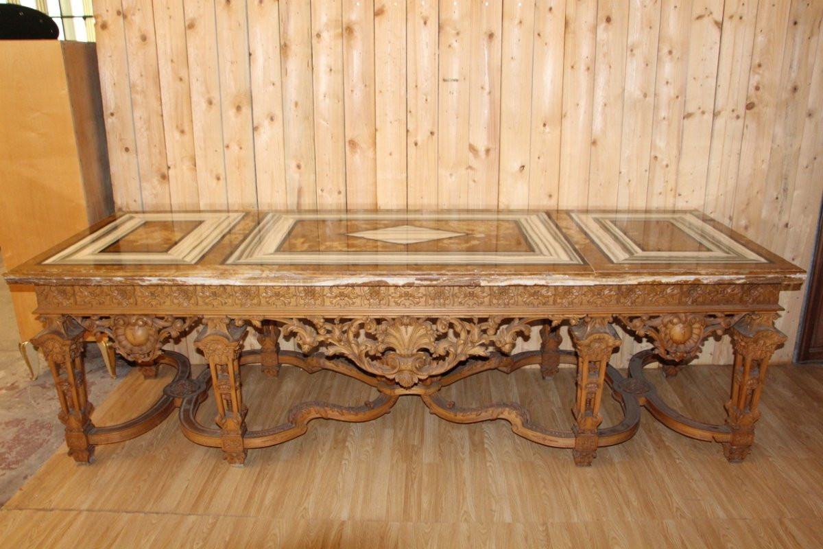 Huge Console Or Table In The Middle Of A Château After A Model From The Château De Versailles-photo-3