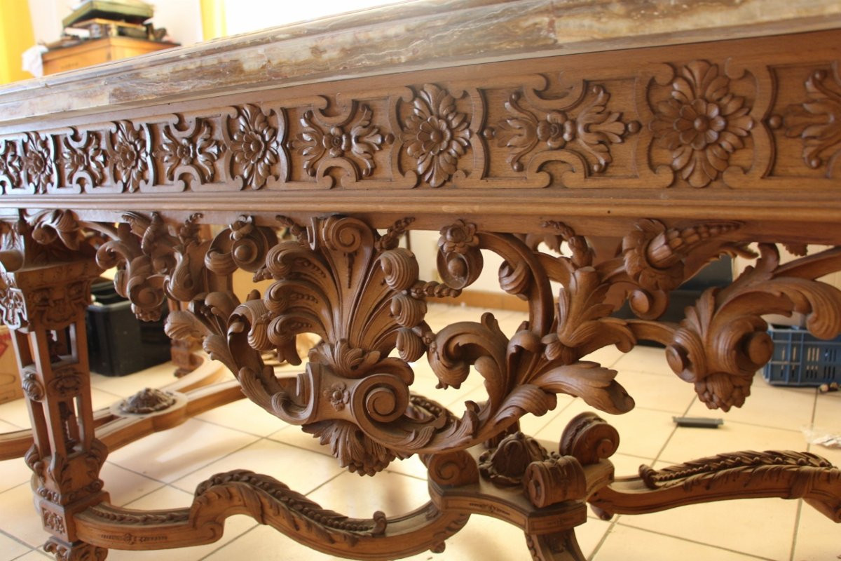 Huge Console Or Table In The Middle Of A Château After A Model From The Château De Versailles-photo-5