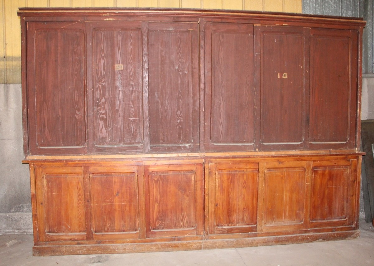 grand buffet de magasin vendu en l'etat 