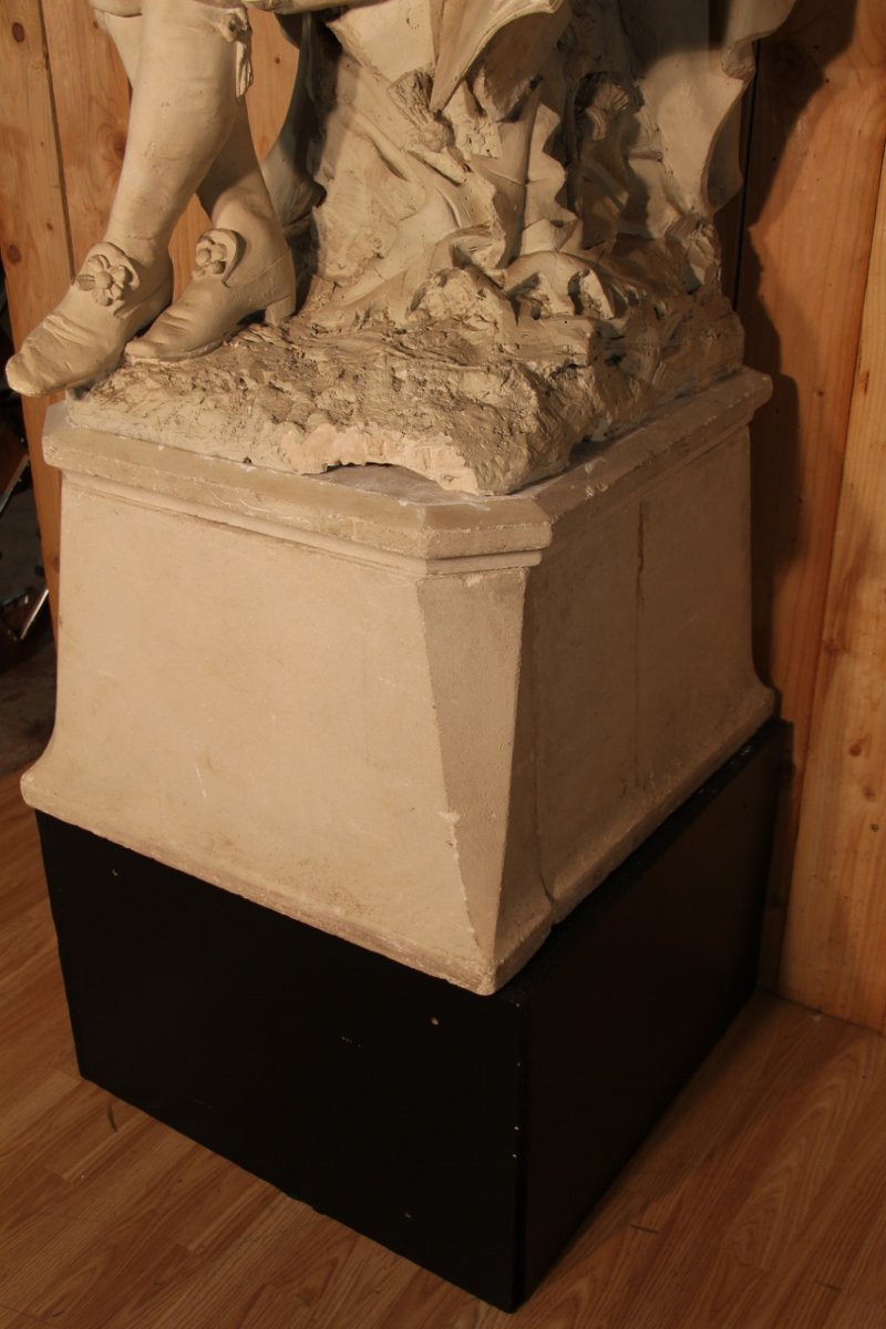 grande statue en plâtre de jacques callot ayant participé au concours de 1869 a Nancy-photo-3