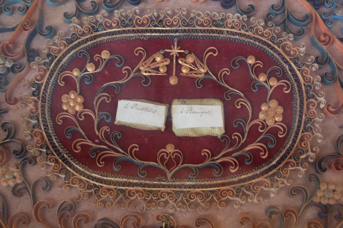 Grand cadre reliquaire en paperolles et reliques XVIIIème -photo-1